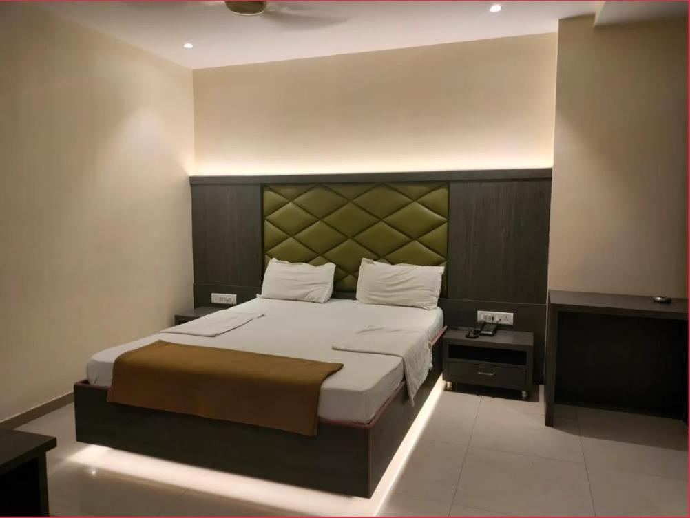 Hotel Sahara Lodging & Boarding Mira-Bhayandar Exterior foto