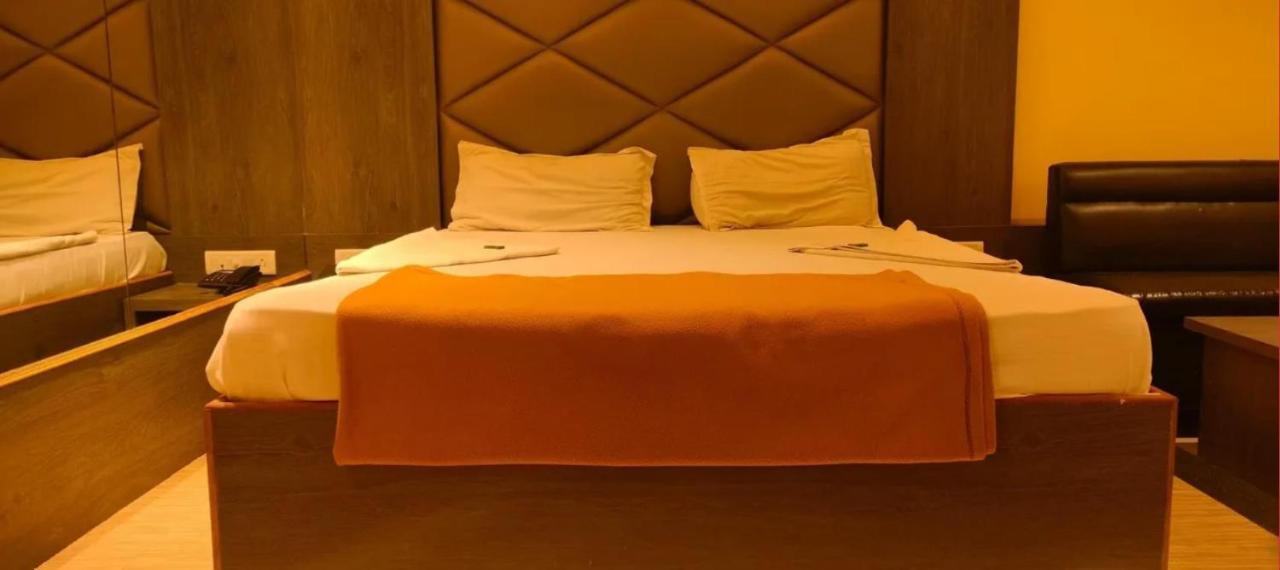 Hotel Sahara Lodging & Boarding Mira-Bhayandar Exterior foto